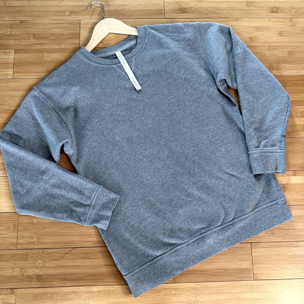 All Yours Lululemon Sweatshirt Women's 10
Chill On Pullover Solid Crew
